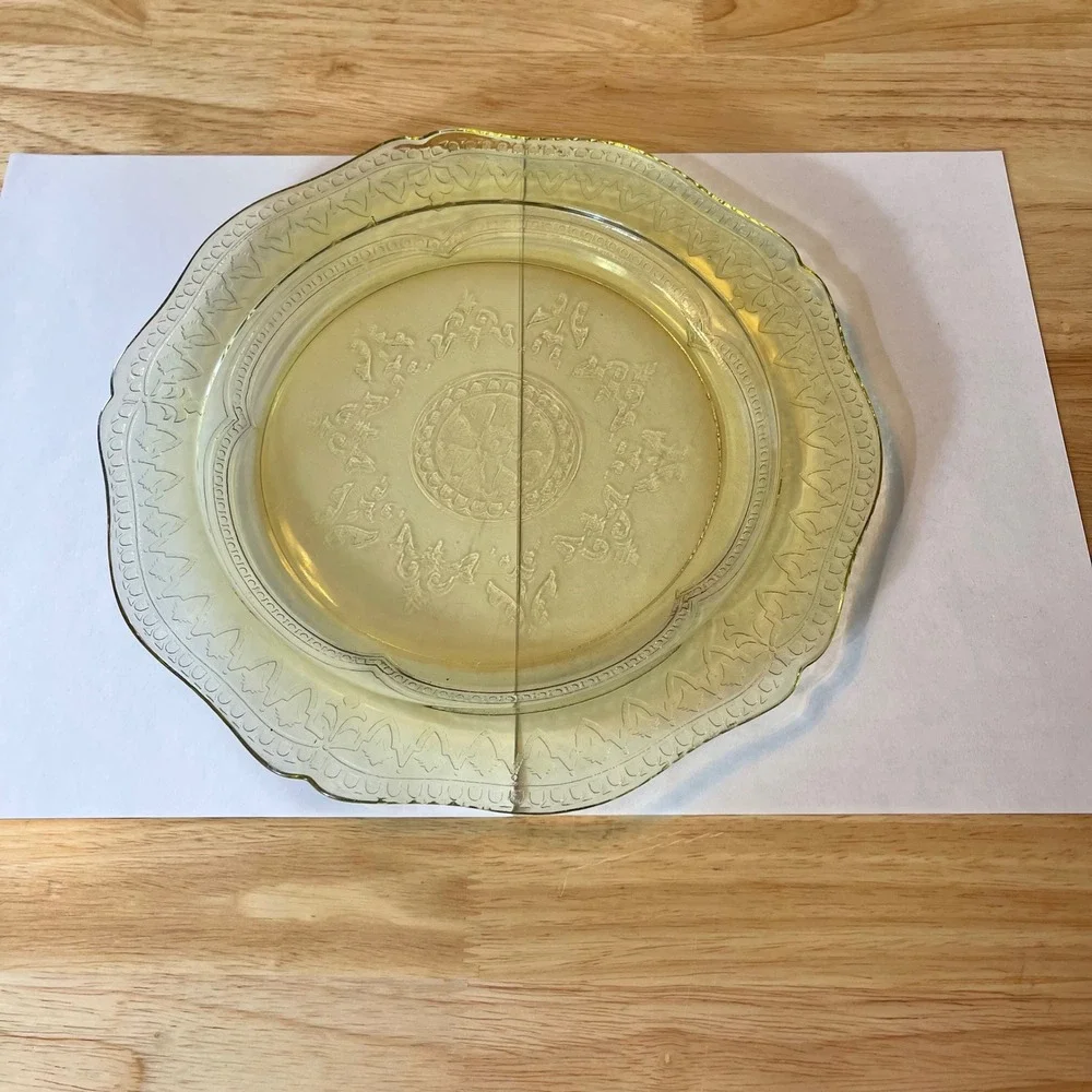 Vintage 1930's Federal Glass Patrician Spoke Dinner Plate Yellow Depression